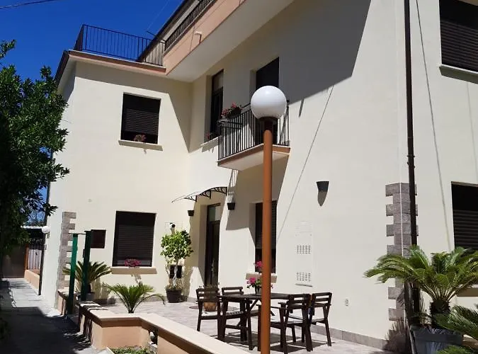 Casa Kati Bed & Breakfast 3*